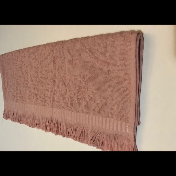 Luxury Flower Patterned Cotton Turkish Hand Towel - Picture 3 of 4